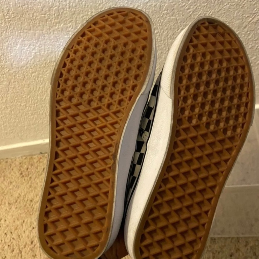 Vans - Picture 2 of 3